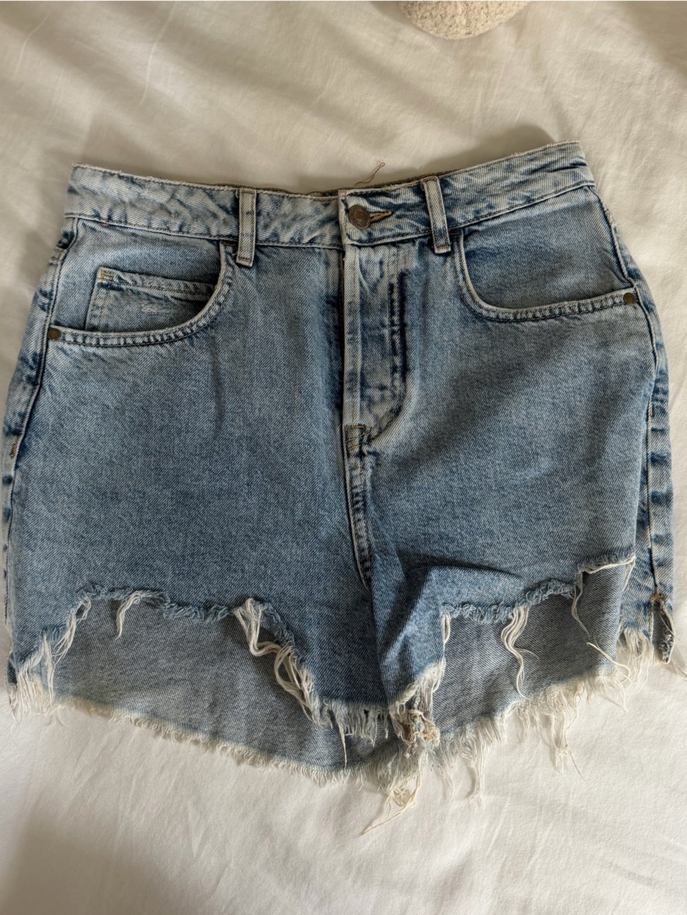 Zara Frayed Light Wash Denim Shorts